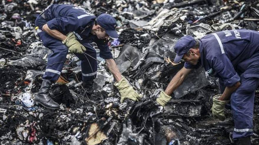 El avión de Malaysia Airlines accidentado en Ucrania &quot;fue abatido por un gran número de proyectiles&quot;