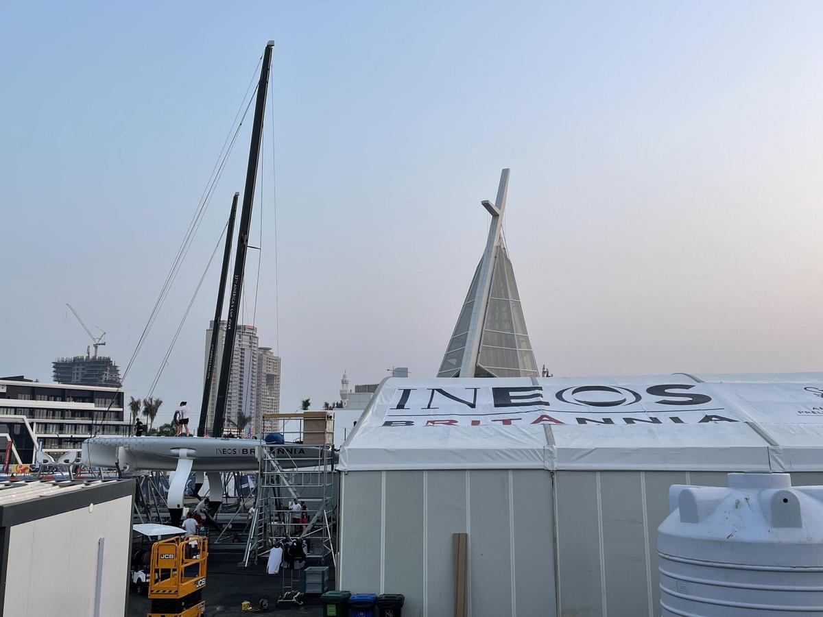 La base de Ineos Britannia en el puerto de Jeddah, donde se celebra la regata preliminar de la Copa América de vela.