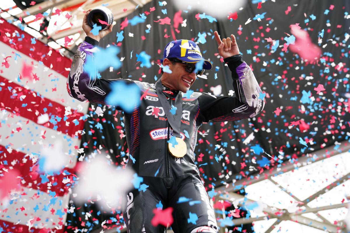 Austin (United States), 28/03/2026.- Aprilia Racing rider Jorge Martin of Spain celebrates his first place finish in the MotoGP sprint race for the Motorcycling Grand Prix of the United States at the Circuit Of The Americas racetrack in Austin, Texas, USA, 28 March 2026. The 2026 Motorcycling Grand Prix of the United States will be held on 29 March 2026. (Motociclismo, España, Estados Unidos) EFE/EPA/DUSTIN SAFRANEK