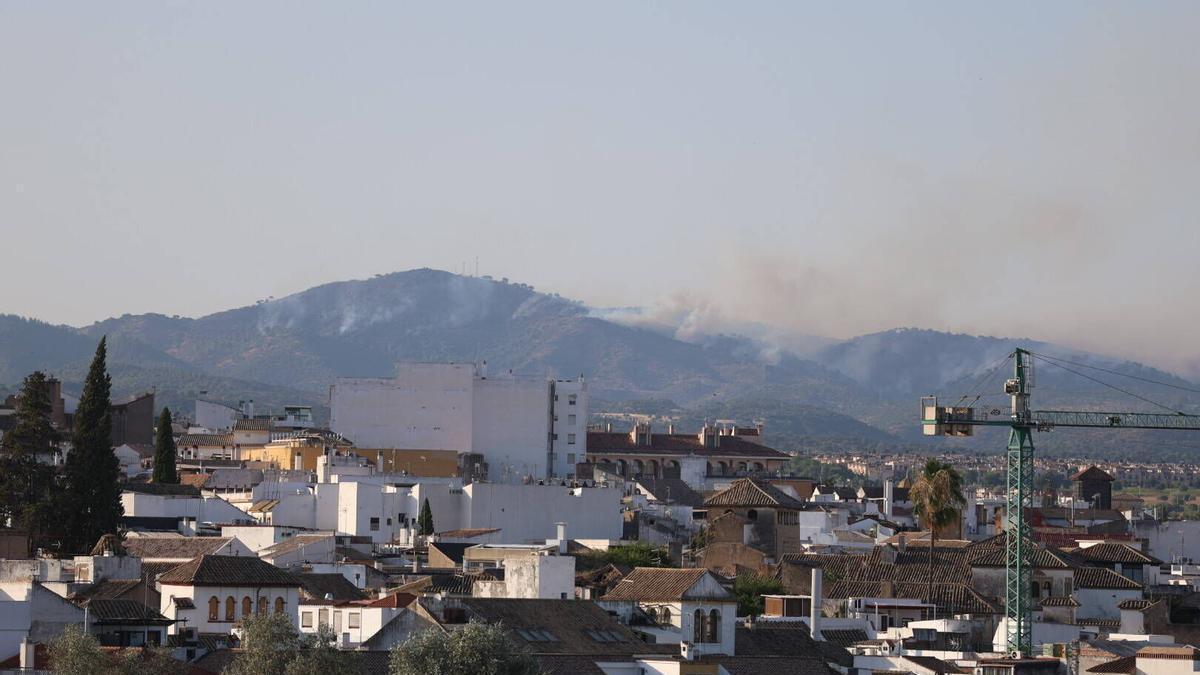 Incendio cerro muriano visto desde la Calahorra