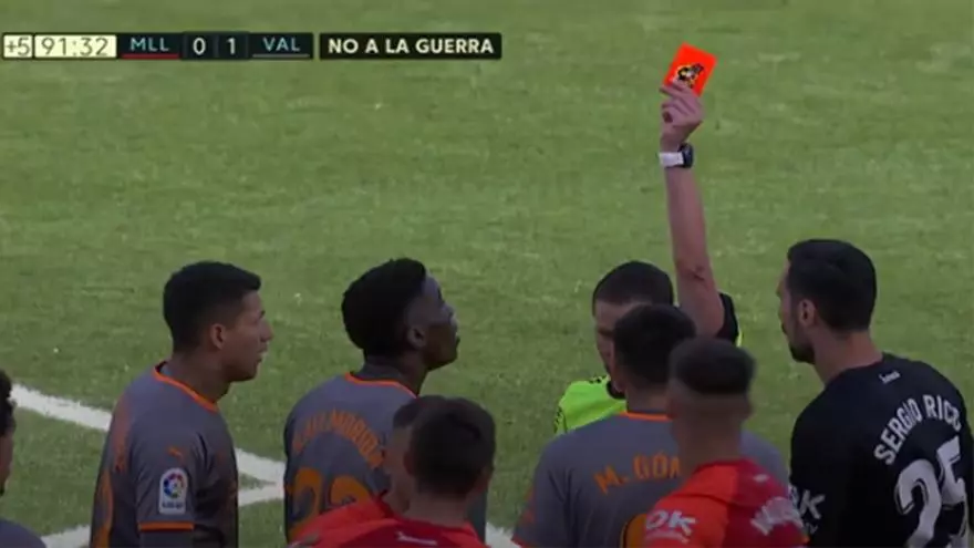 ¡Ilaix Moriba fue expulsado en Mallorca! Recibió dos amarillas en cuatro minutos