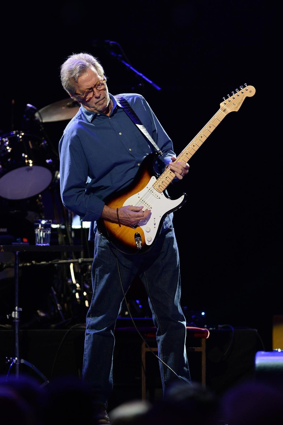 Eric Clapton, agredido con un objeto en Madrid, termina su concierto sin bises — image 5