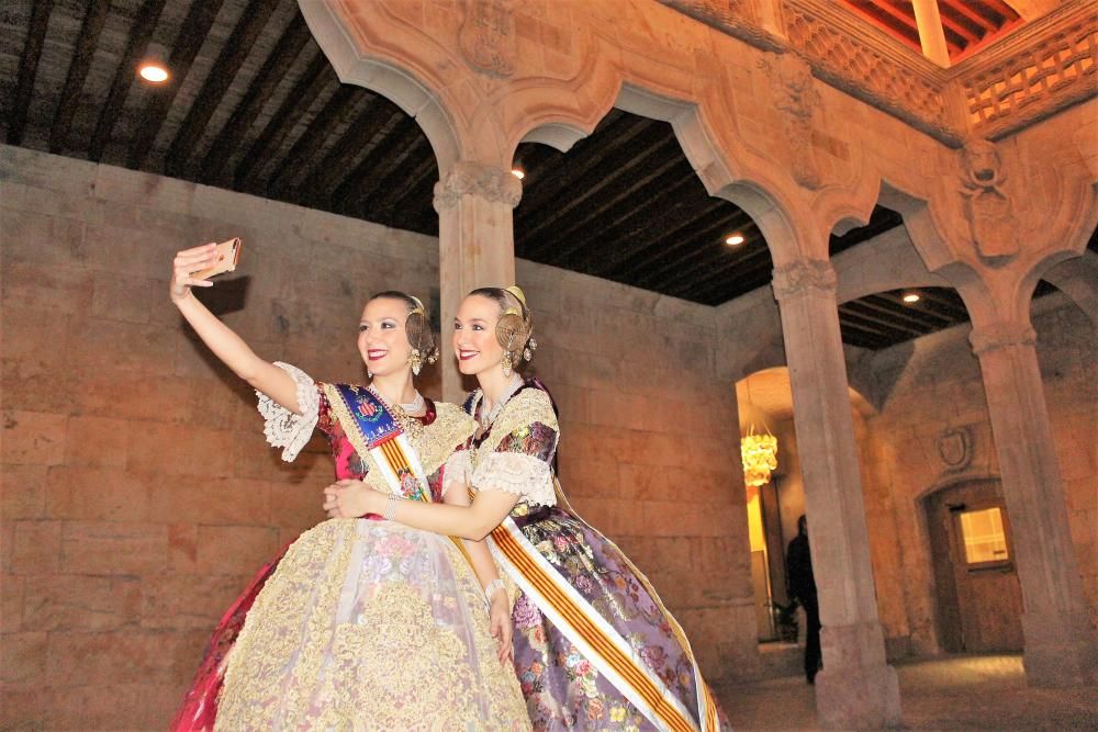 El viaje de la fallera mayor y la corte a Salamanca para el Extra de Fallas de Levante-EMV