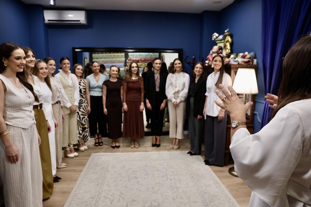 Toma de medidas para el traje más importante de sus vidas falleras Toma de medidas para el traje más importante de sus vidas falleras