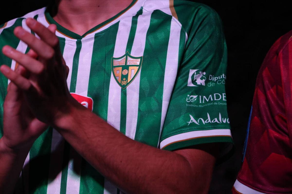 La presentación de las nuevas equipaciones del Córdoba Patrimonio Futsal, en imágenes