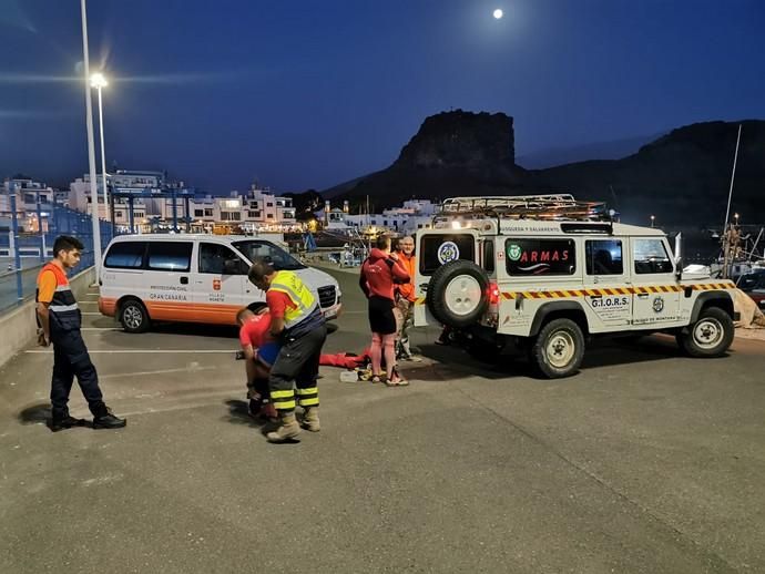 Búsqueda de un hombre en la playa de Guayedra