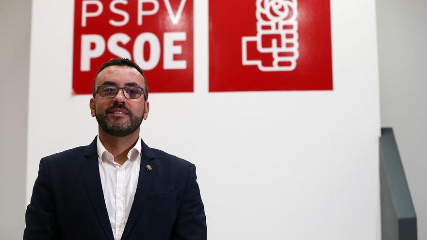 El alcalde de Vila-real, José Benlloch, en la sede del PSPV