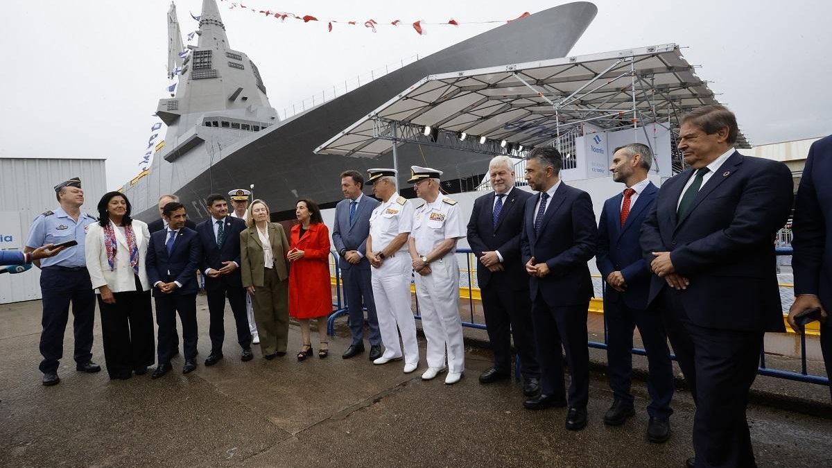 Margarita Robles, en la botadura en Ferrol de la primera fragata F-110: «El Ministerio de Defensa cumple»