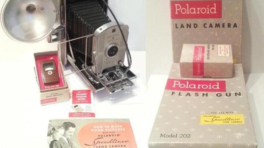 El portal malagueño Todocoleccion vende la primera cámara instantánea de  Polaroid - La Opinión de Málaga