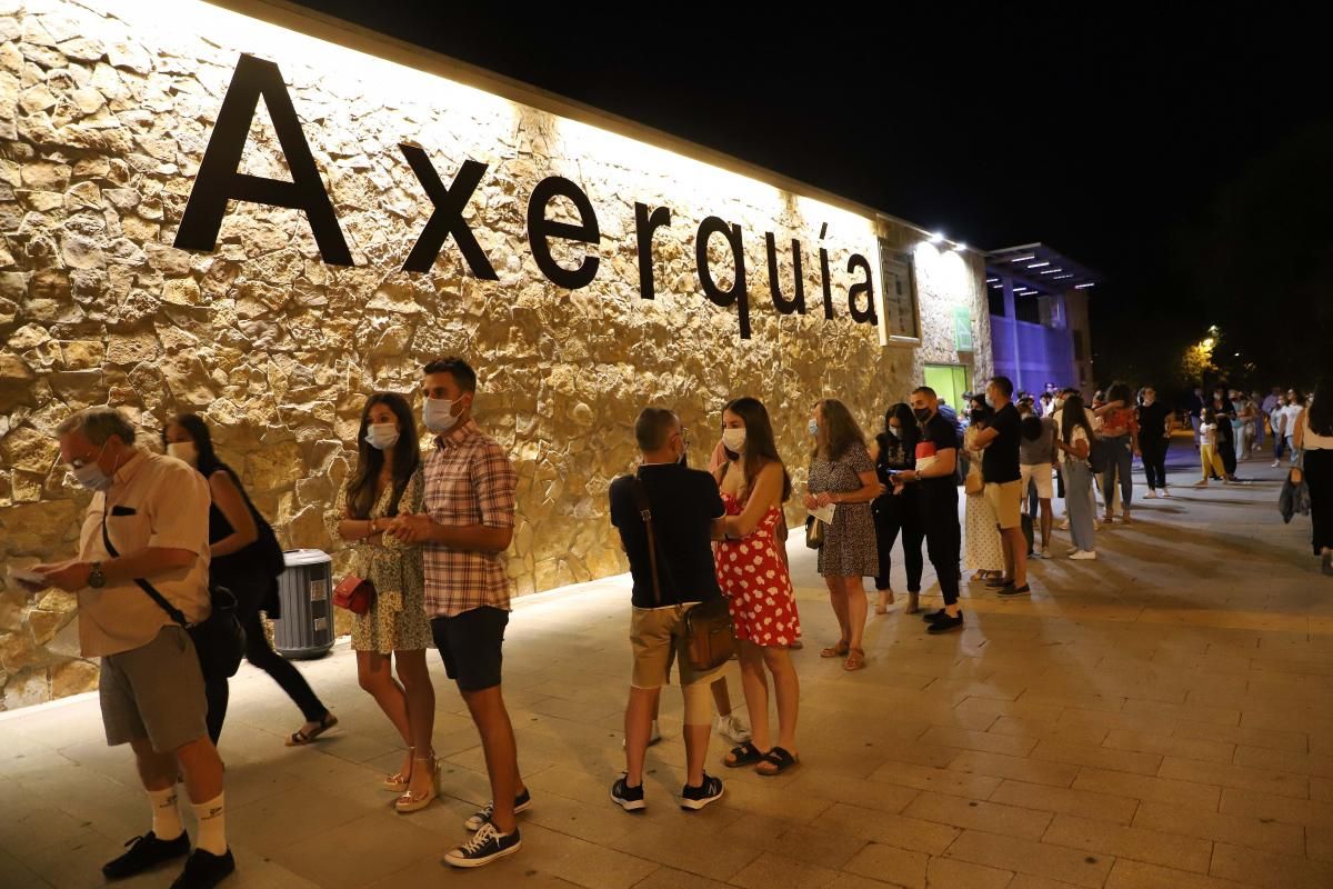 Pablo López encandila a sus fans en el Teatro de la Axerquía