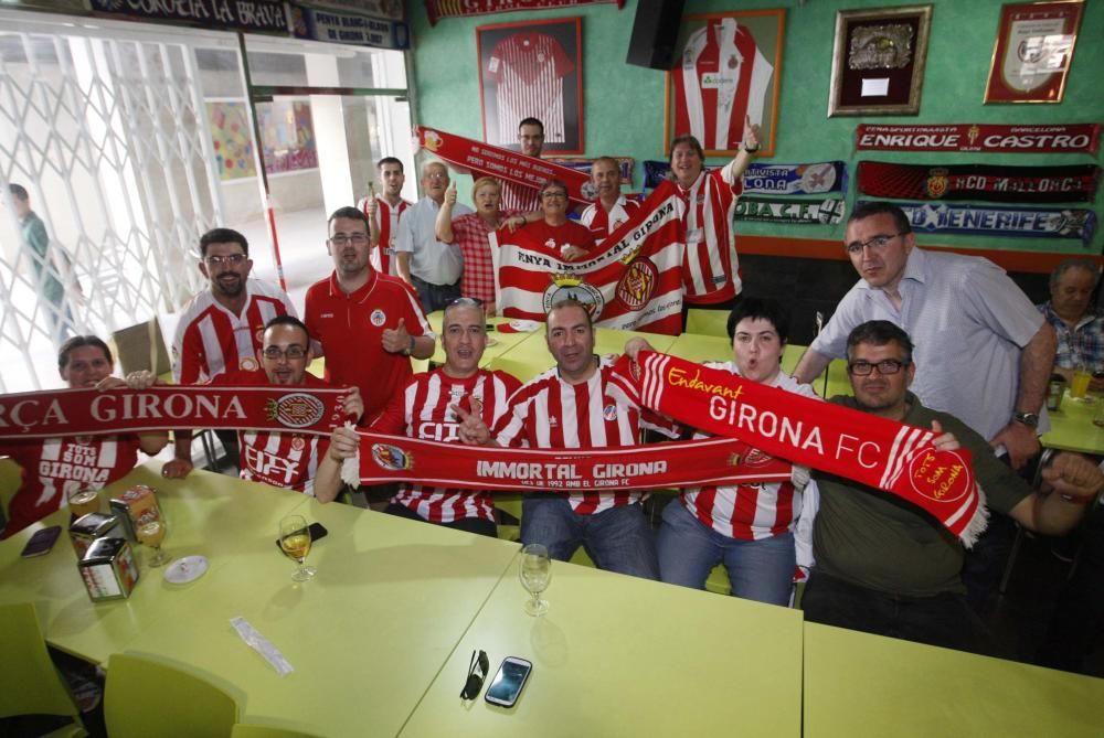 Aficionats del Girona seguint el partit contra el Còrdova