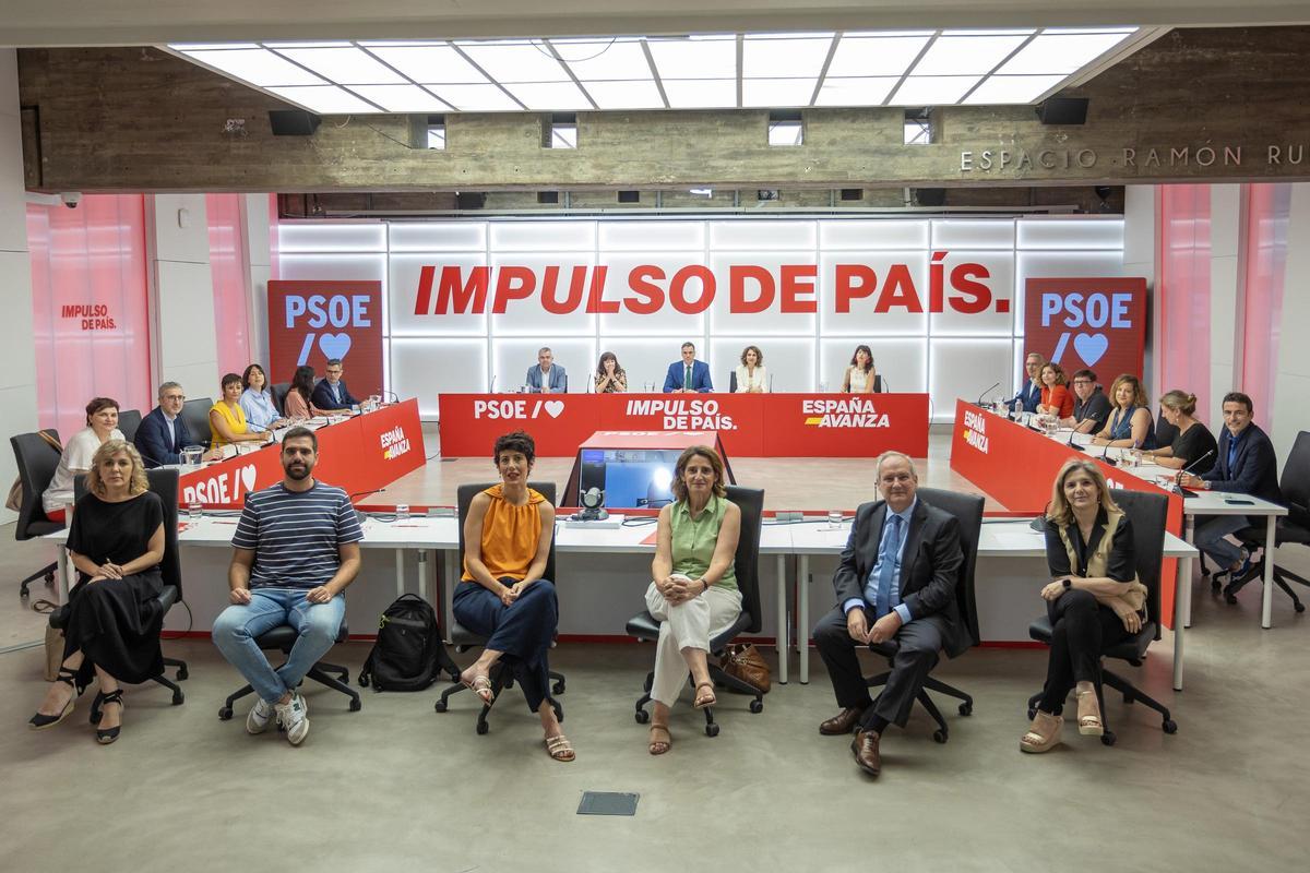 Reunión de la Comisión Ejecutiva Federal del PSOE para ratificar el acuerdo del PSC con ERC en Cataluña.