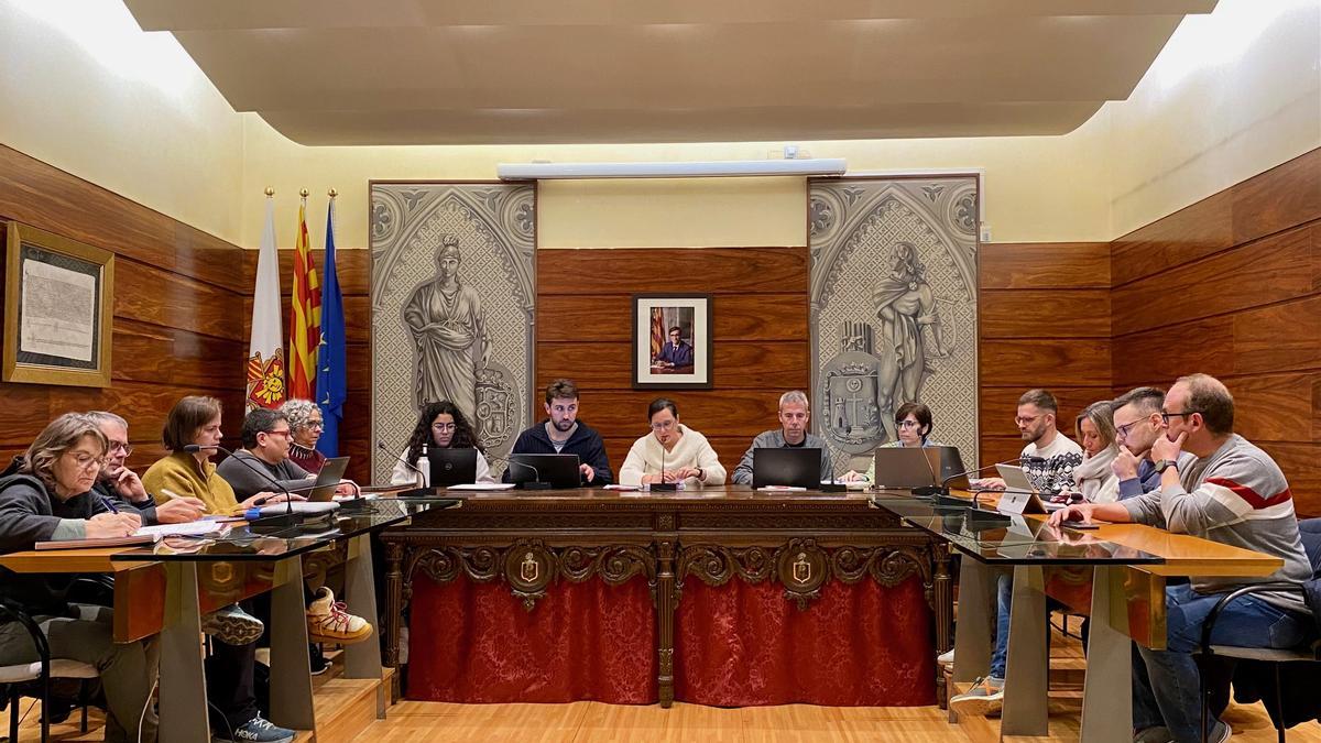 El ple de l'Ajuntament amb l'alcaldessa en la presidència