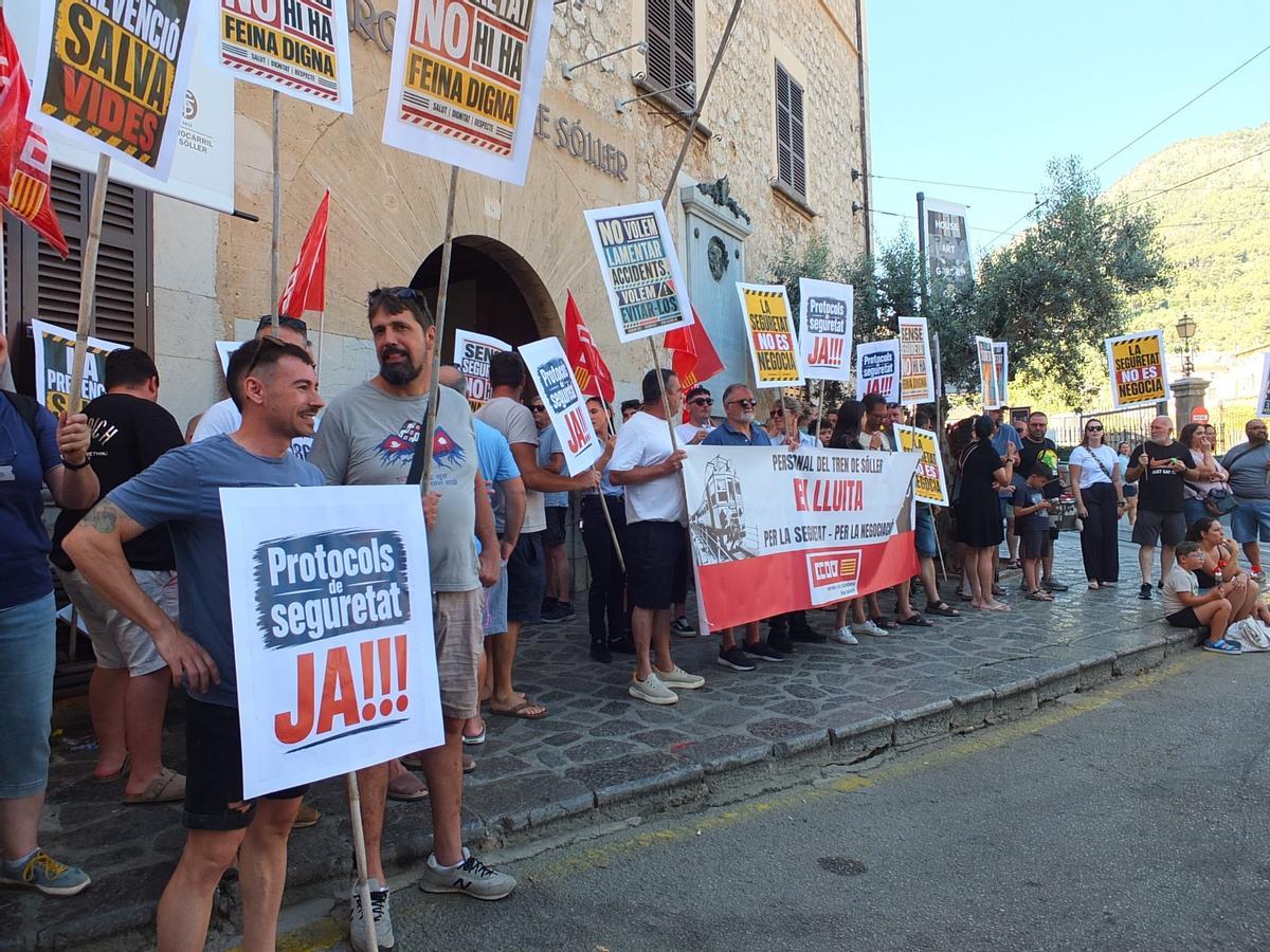 Así ha sido la protesta de los trabajadores del Tren de Sóller