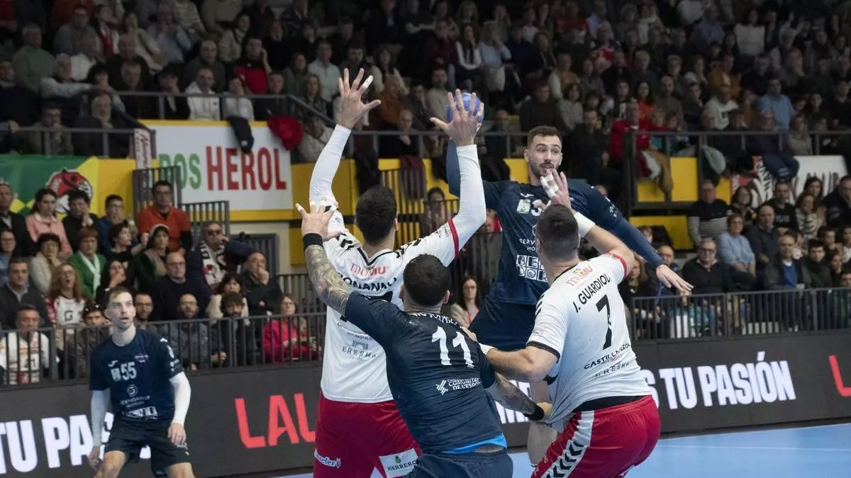 El Servigroup Benidorm desciende después de once temporadas en la Asobal