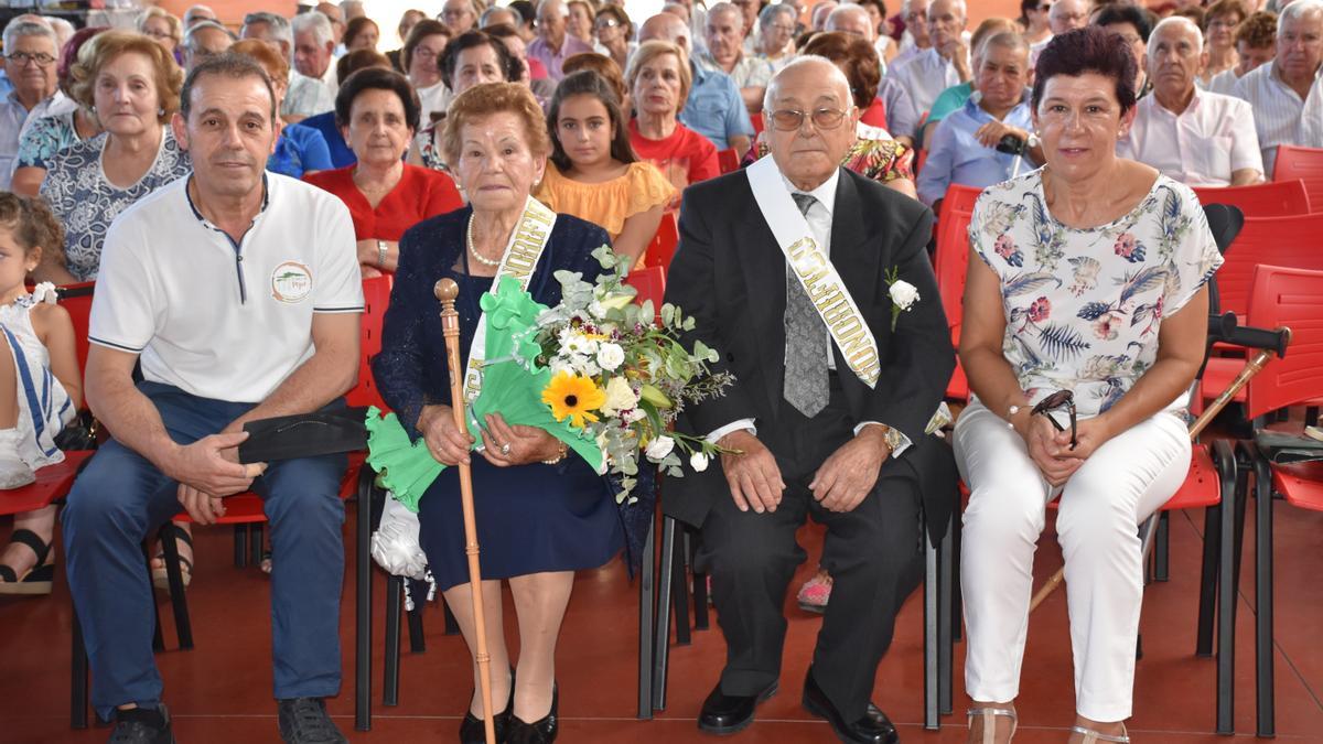 Alcaldesa y alcalde mayor en en una anterior edición de la Feria de San Miguel en San Vicente de Alcántara.