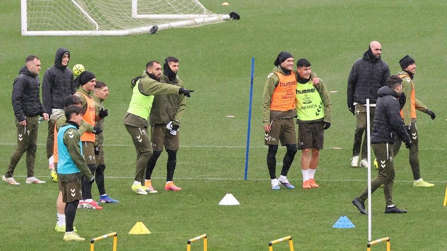 El último entrenamiento del Celta en Mos antes de viajar a San Sebastián para medirse a la Real Siciedad