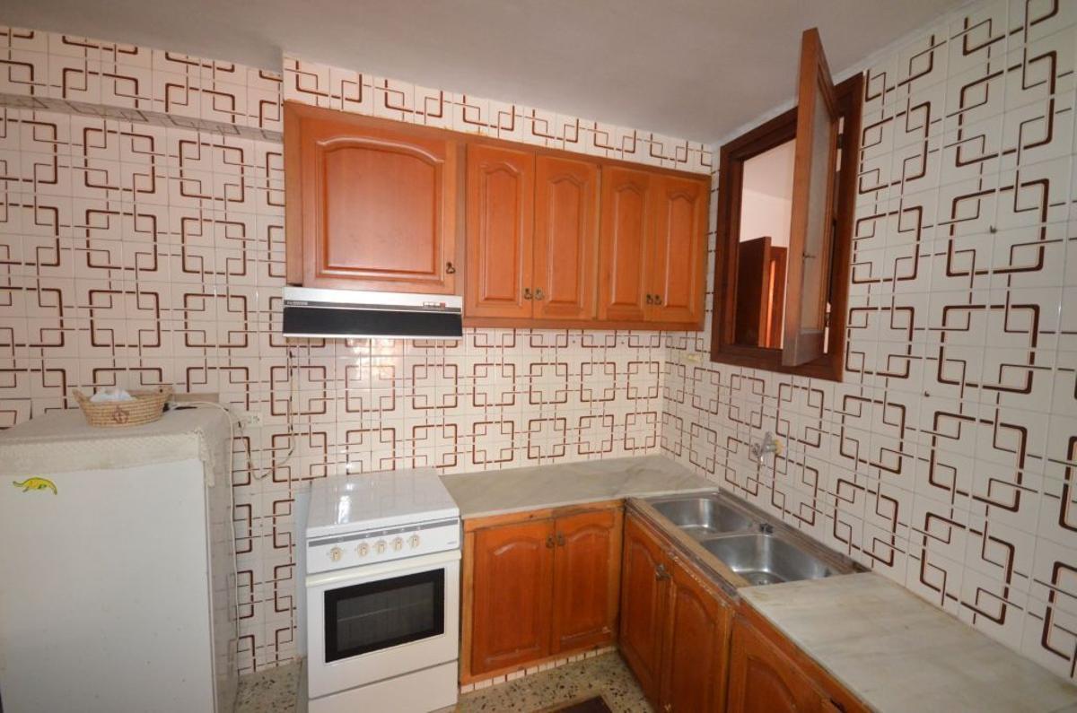 Las mejores fotos: Una casa de tres plantas y solárium sale a la venta en el casco histórico de Peñíscola
