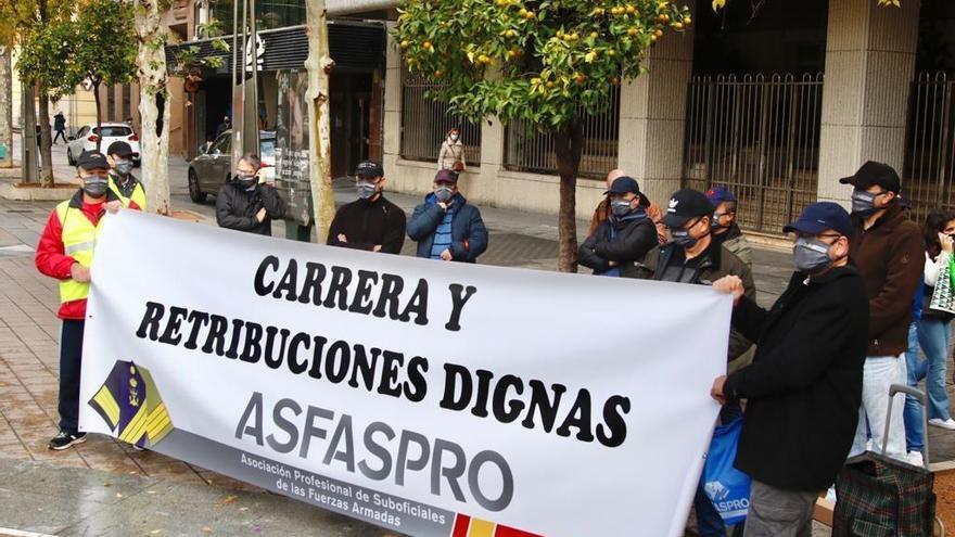 Concentración de militares en Córdoba por una carrera y unas retribuciones &quot;dignas&quot;