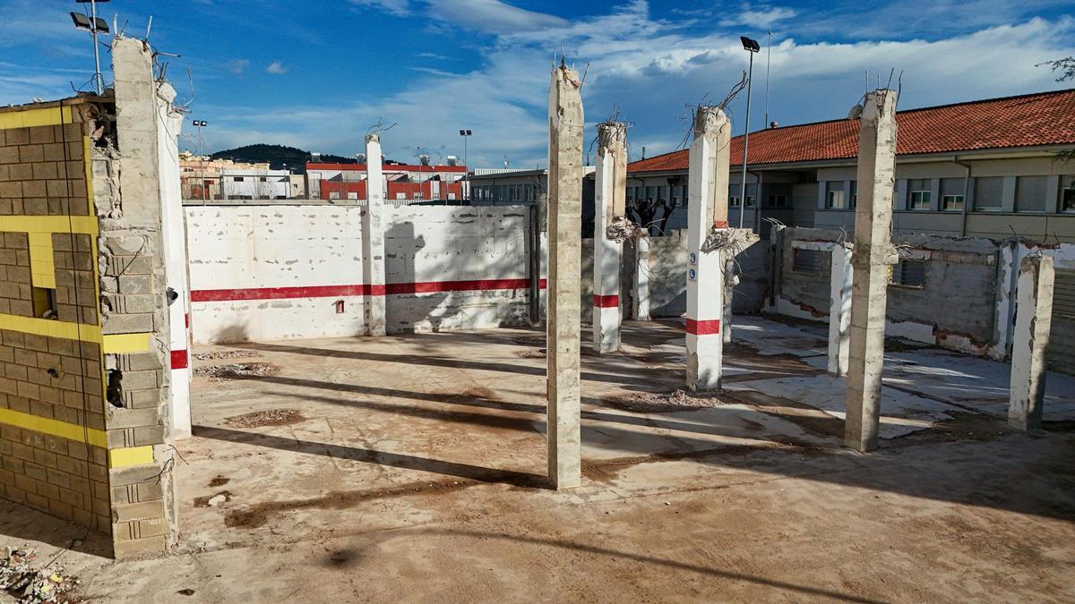 Los trabajos han permitido eliminar la antigua configuración del edificio para dar paso a una rehabilitación completa que lo convertirá en un equipamiento moderno, seguro y adaptado a los usos actuales en Onda.