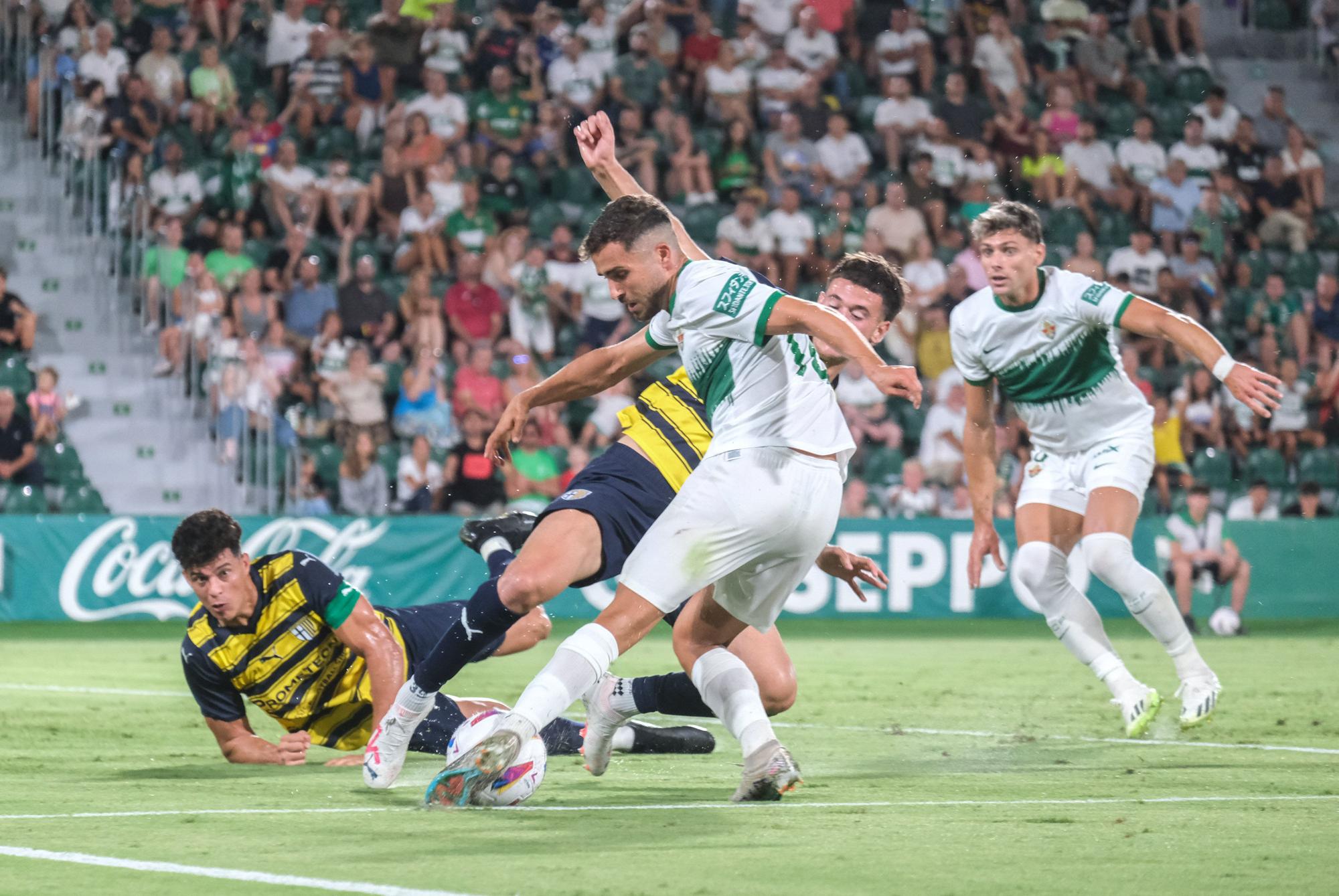 Las mejores imágenes del Elche CF - Parma Calcio 1913 del trofeo "Festa d´Elx"