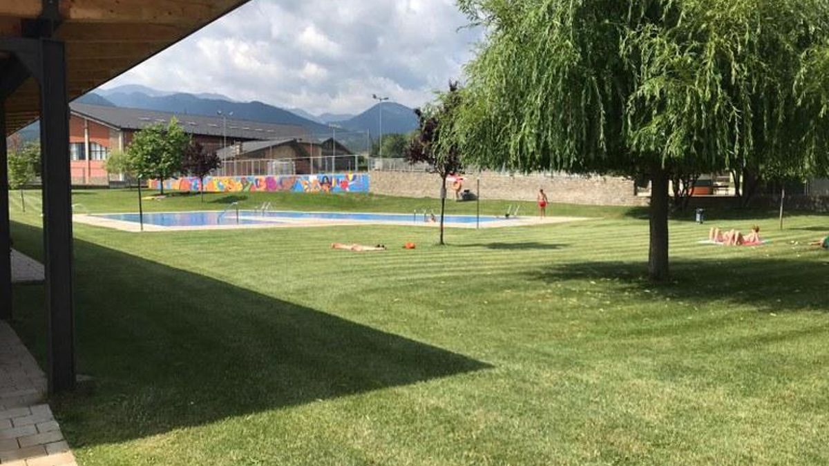 La piscina municipal de Bellver, ara tancada al bany