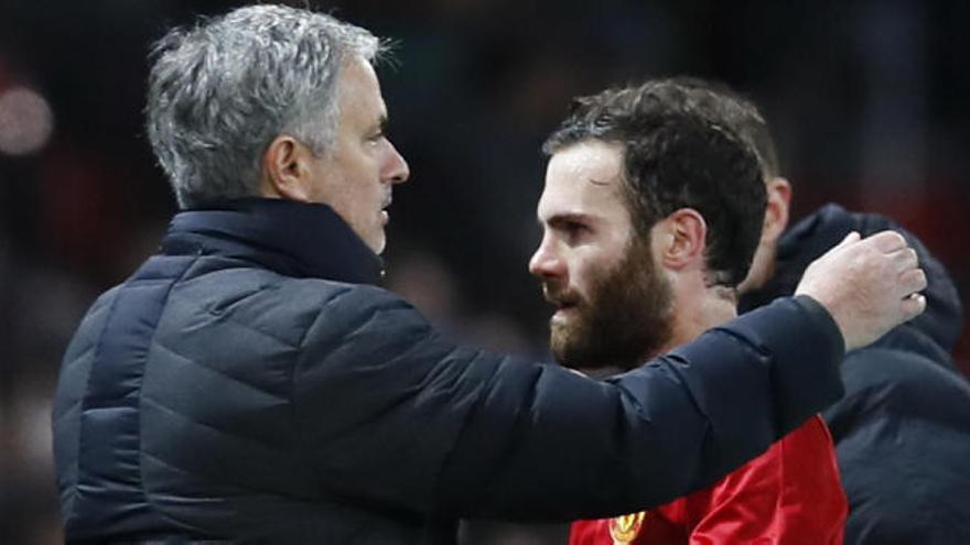 Juan Mata salva el puesto de Mourinho