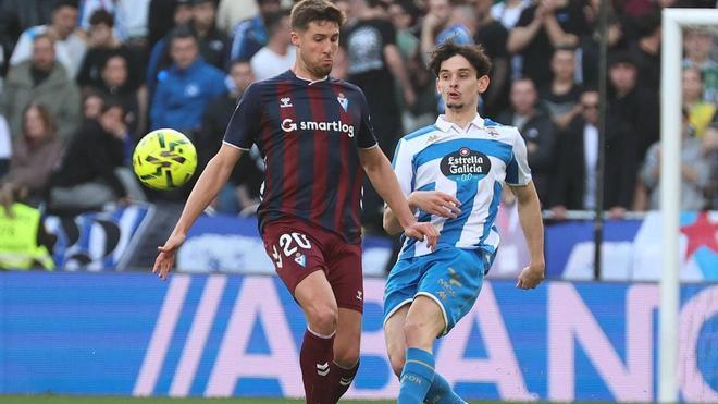 Charlie Patiño, cedido al Bochum
