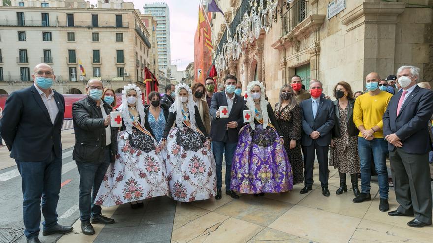 La Corporación de Alicante apoya la labor humanitaria y solidaria de la Cruz Roja en el &quot;Día de la Banderita&quot;