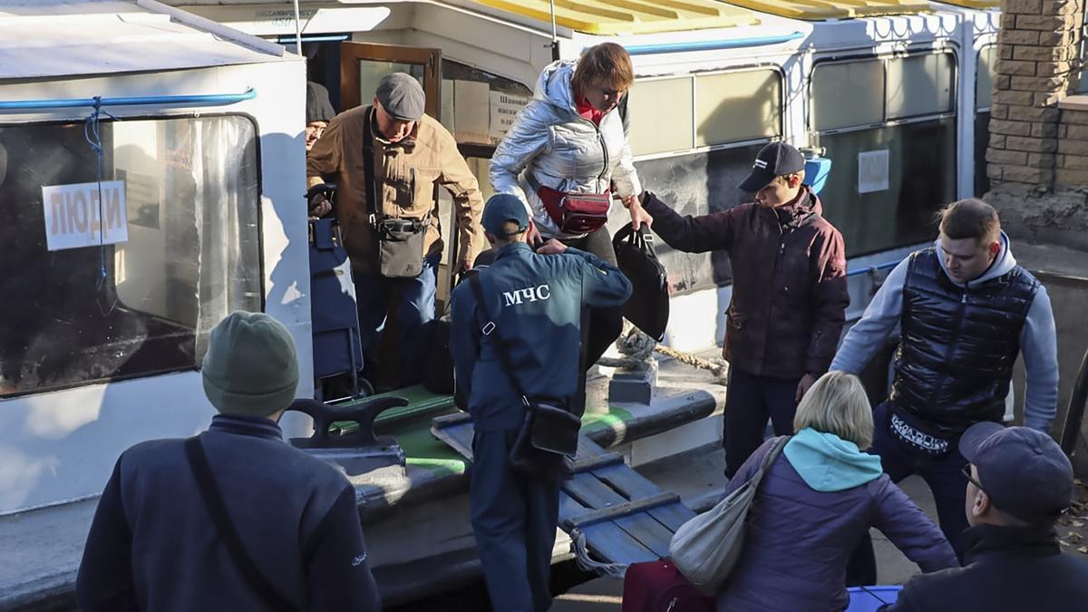 Evacuación de población civil en Jersón.