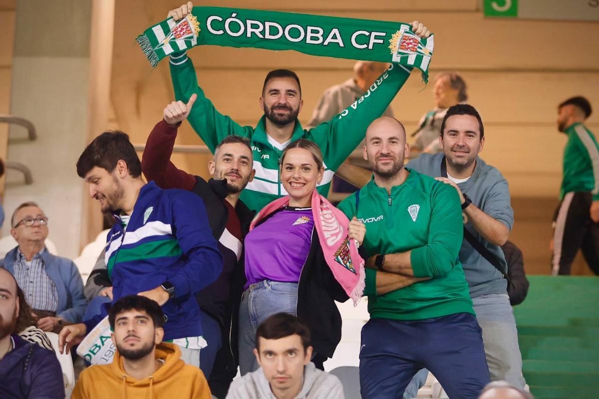 Córdoba CF-Cartagena | Las imágenes de la afición blanquiverde en El Arcángel