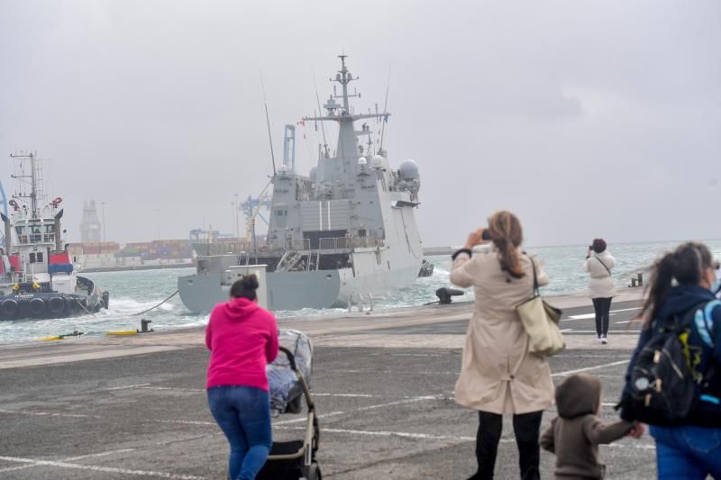 Salida del buque Meteoro de la Armada en misión de la OTAN