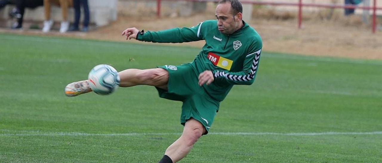 Nino: «El ascenso con el Elche es una espina que tengo clavada»