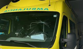 Huelga en el transporte sanitario de Aragón: Cristales rotos y ruedas pinchadas en 21 ambulancias