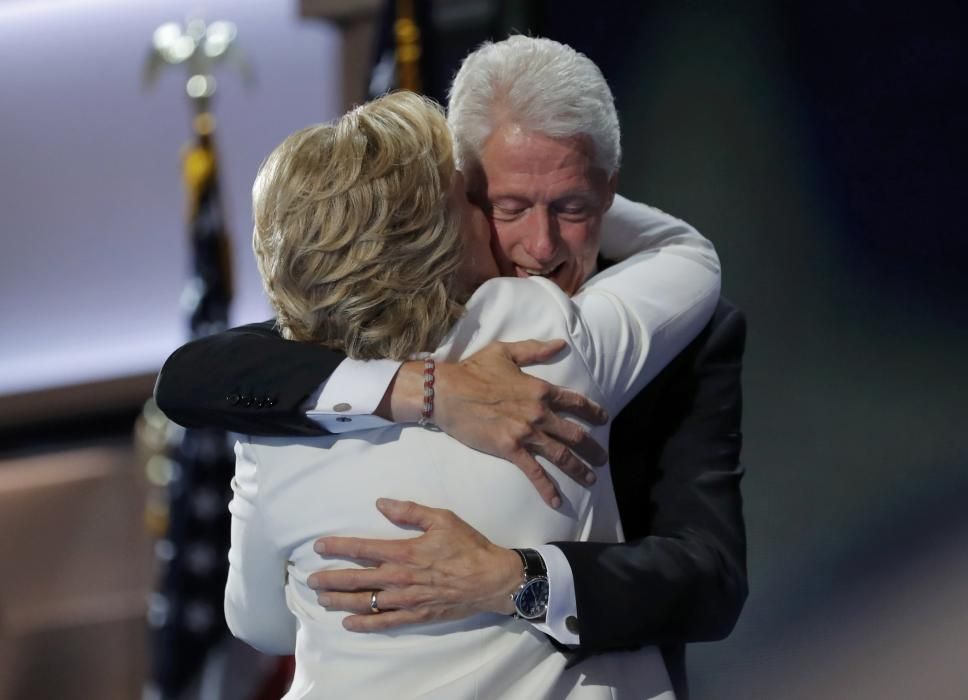 La exsecretaria de Estado Hillary Clinton aceptó hoy ser la nominada demócrata para convertirse en la primera mujer presidenta de Estados Unidos como colofón de la convención que se celebra estos días en Filadelfia.