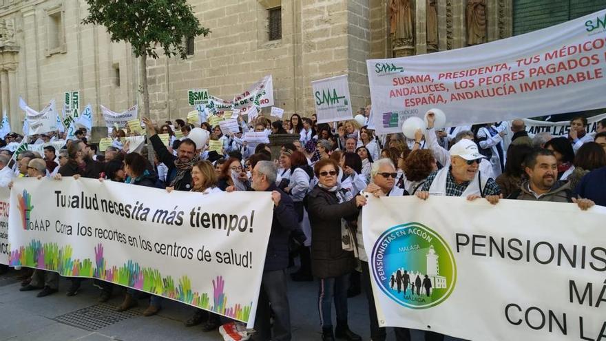 Médicos andaluces en la manifestación de hoy contra el deterioro de la Atención Primaria.