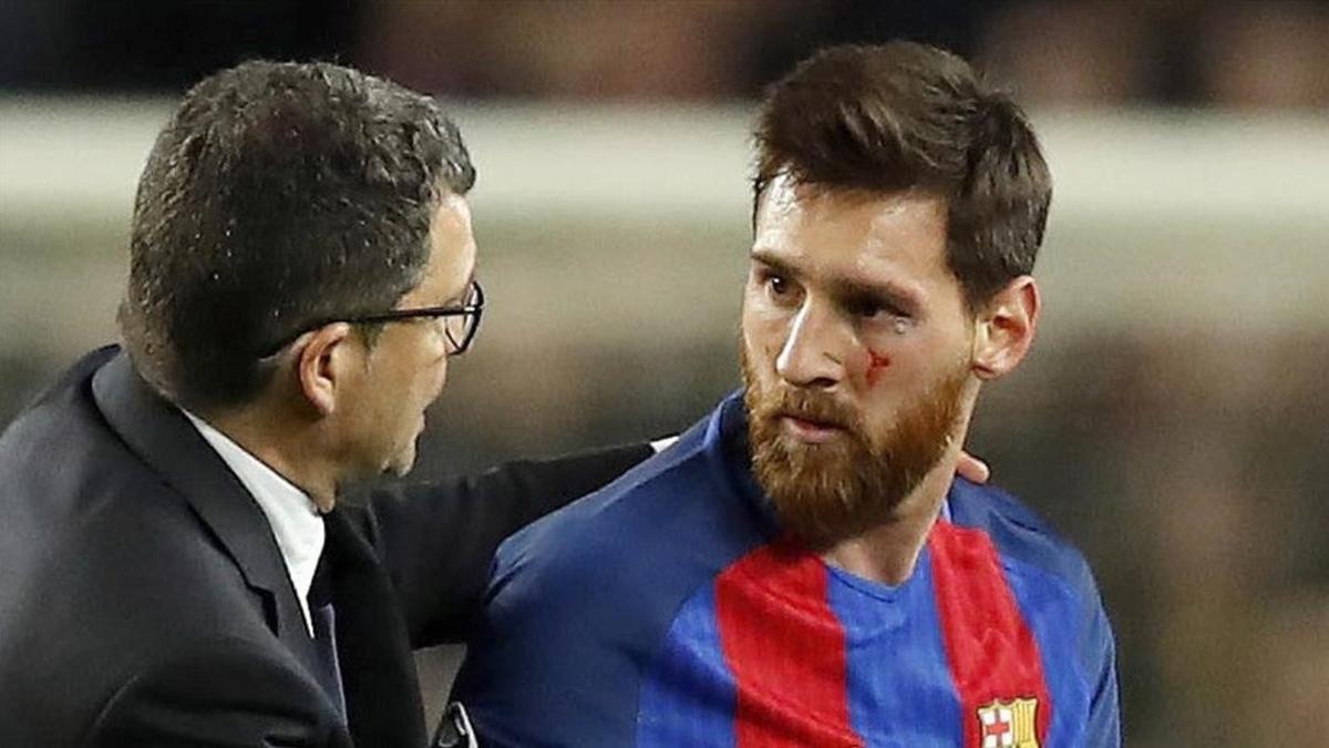 Messi, con un corte en el pómulo durante el partido contra la Juventus.