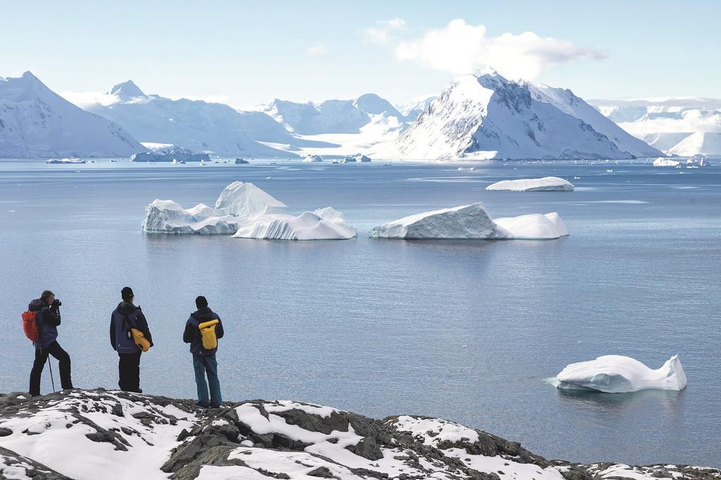 Turistas en Horseshoe Island.