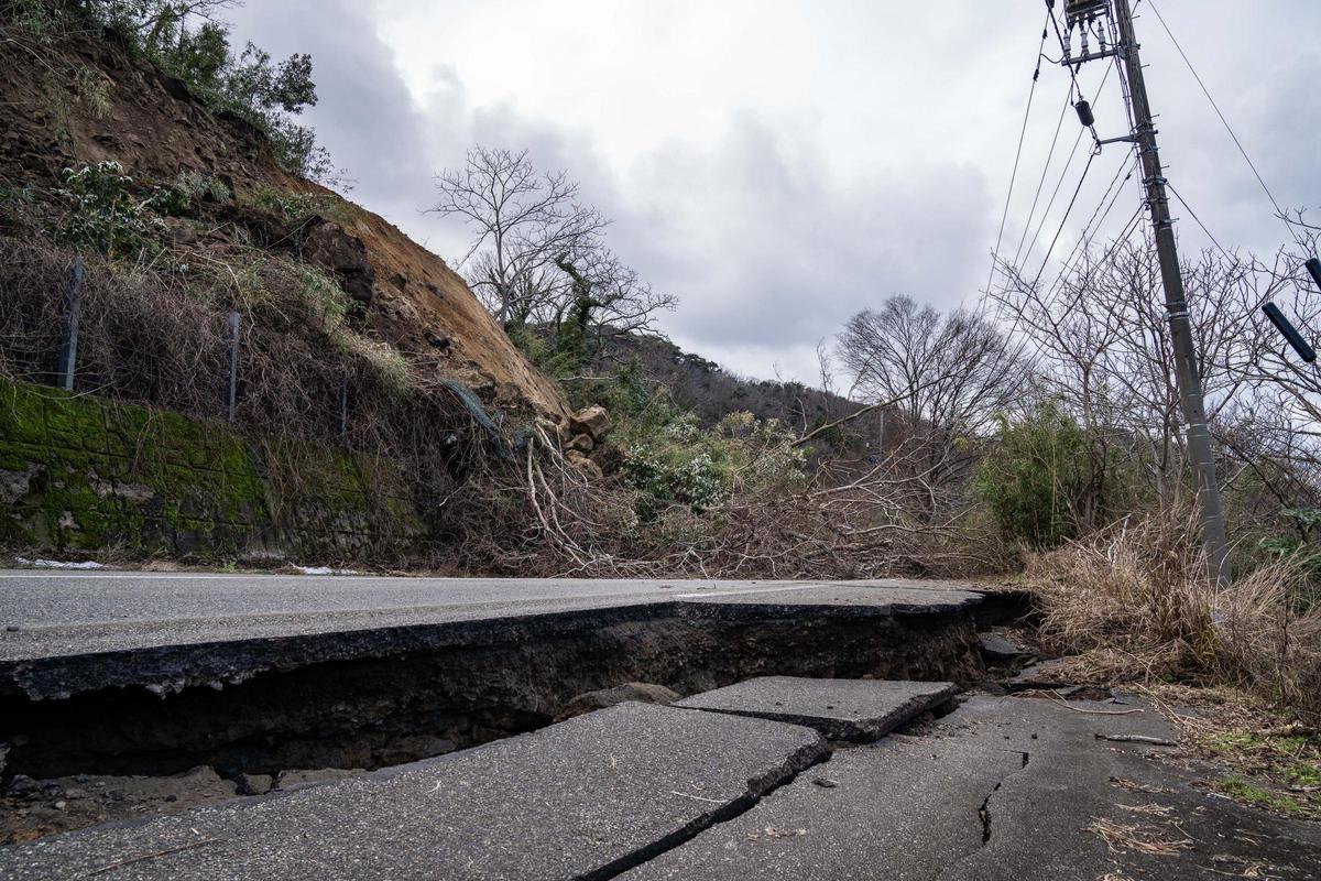 48 muertos y 46.000 evacuados tras un terremoto de 7,6 en Japón