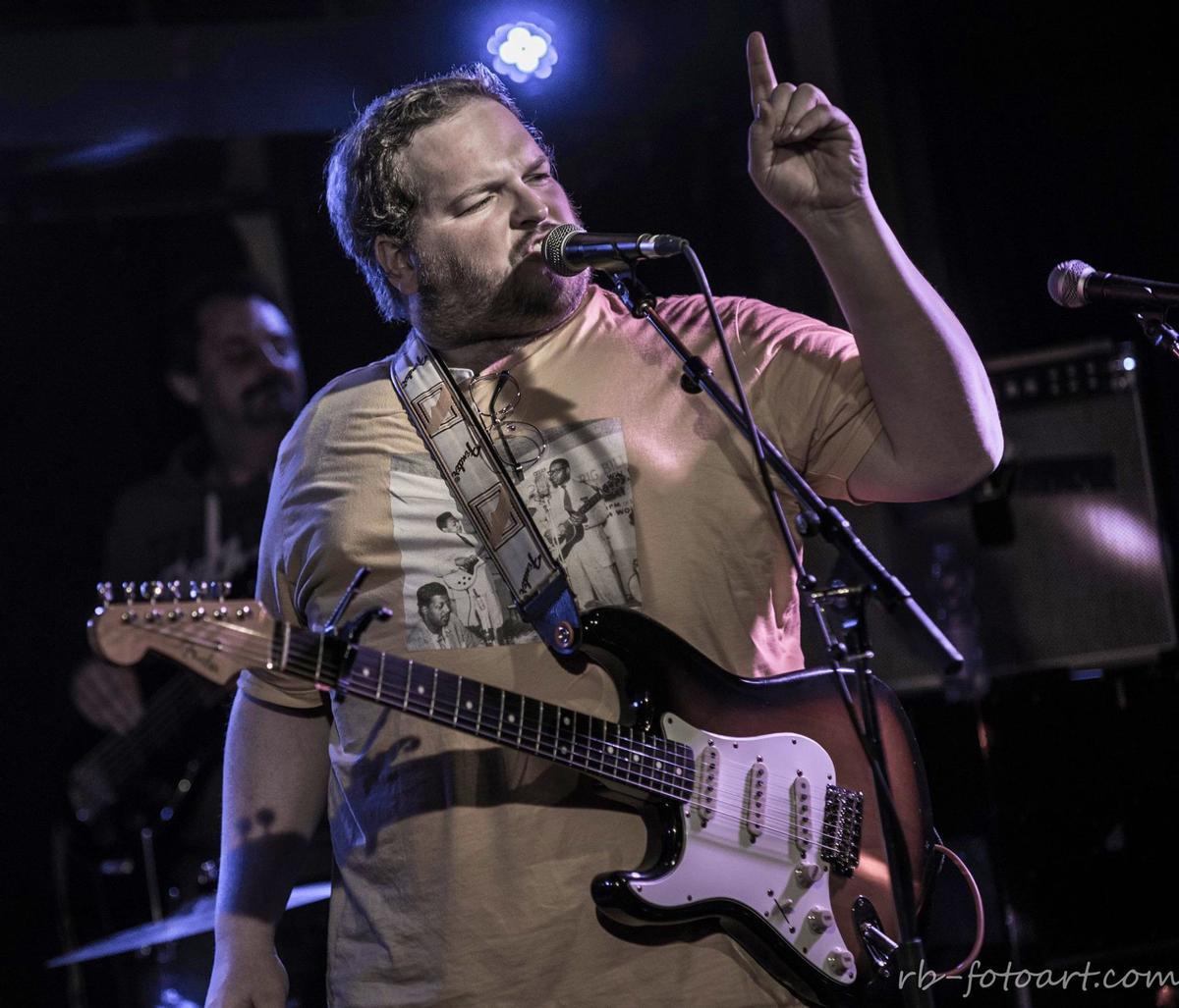 Big Walter, en una actuación