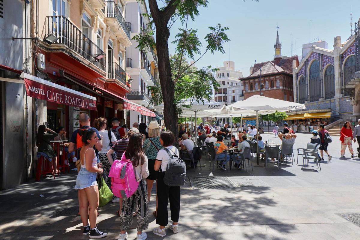 La hostelería puso el cartel de lleno, aprovechando el festivo de más, en abril.