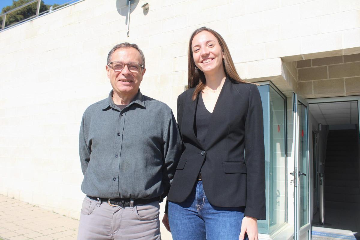 Laura Ferràndez amb Pere Agustí, cap de la planta potabilitzadora de Figueres