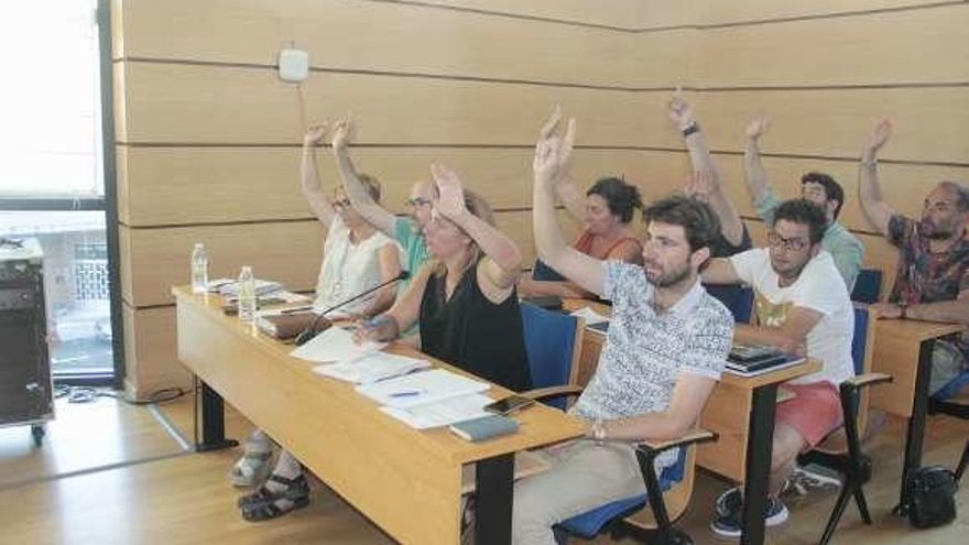 Los concejales del PSOE y del BNG. // Santos Álvarez
