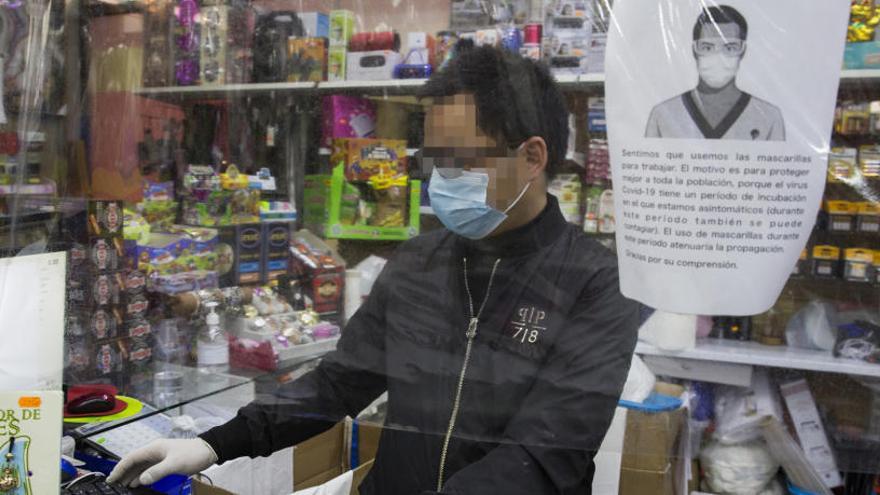 Un bazar chino de San Vicente con medidas preventivas.