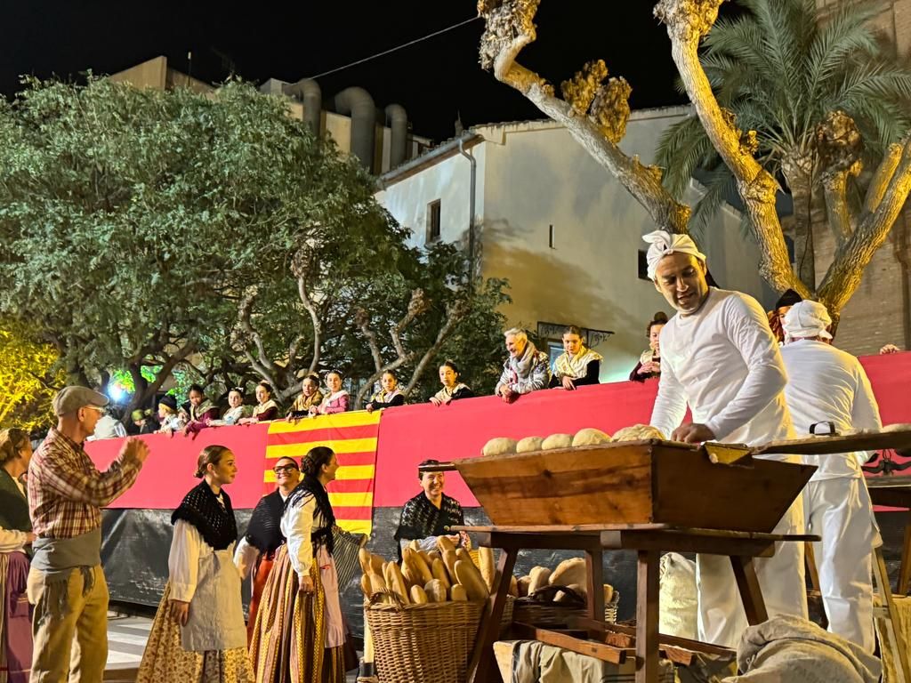 Fotos de la bendición de animales y el desfile de carrozas de Benicàssim