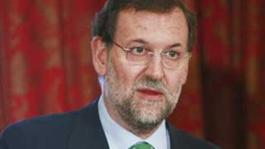 Rajoy ve &quot;muy lejos&quot; un proceso de sucesión en el PP
