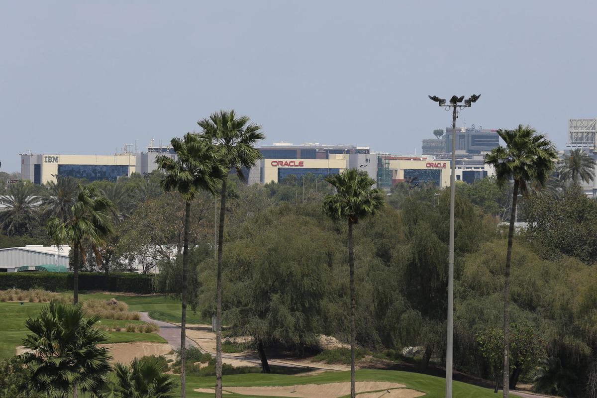 Vista exterior de la sede de Oracle en Dubái.