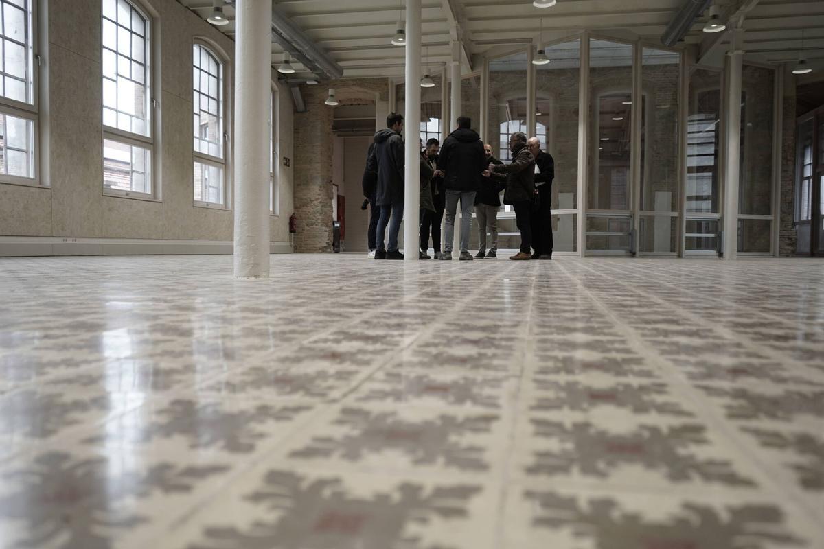Interior de l'Anònima, rehabilitada, on es farà l'acte