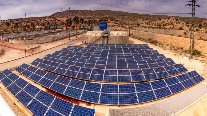 Más de 2,5 millones para poner plantas fotovoltaicas en doce estaciones depuradoras