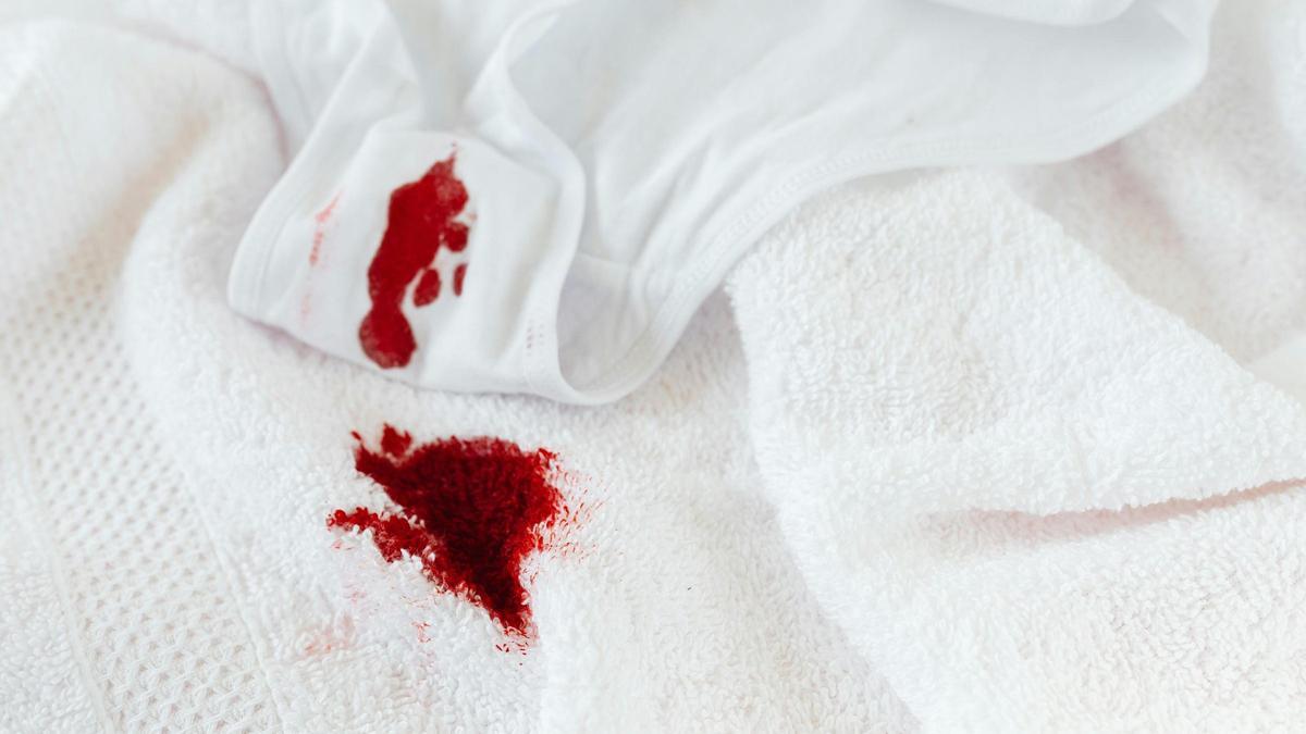 Aprende a limpiar las manchas de sangre para que salgan de tu ropa por arte de magia